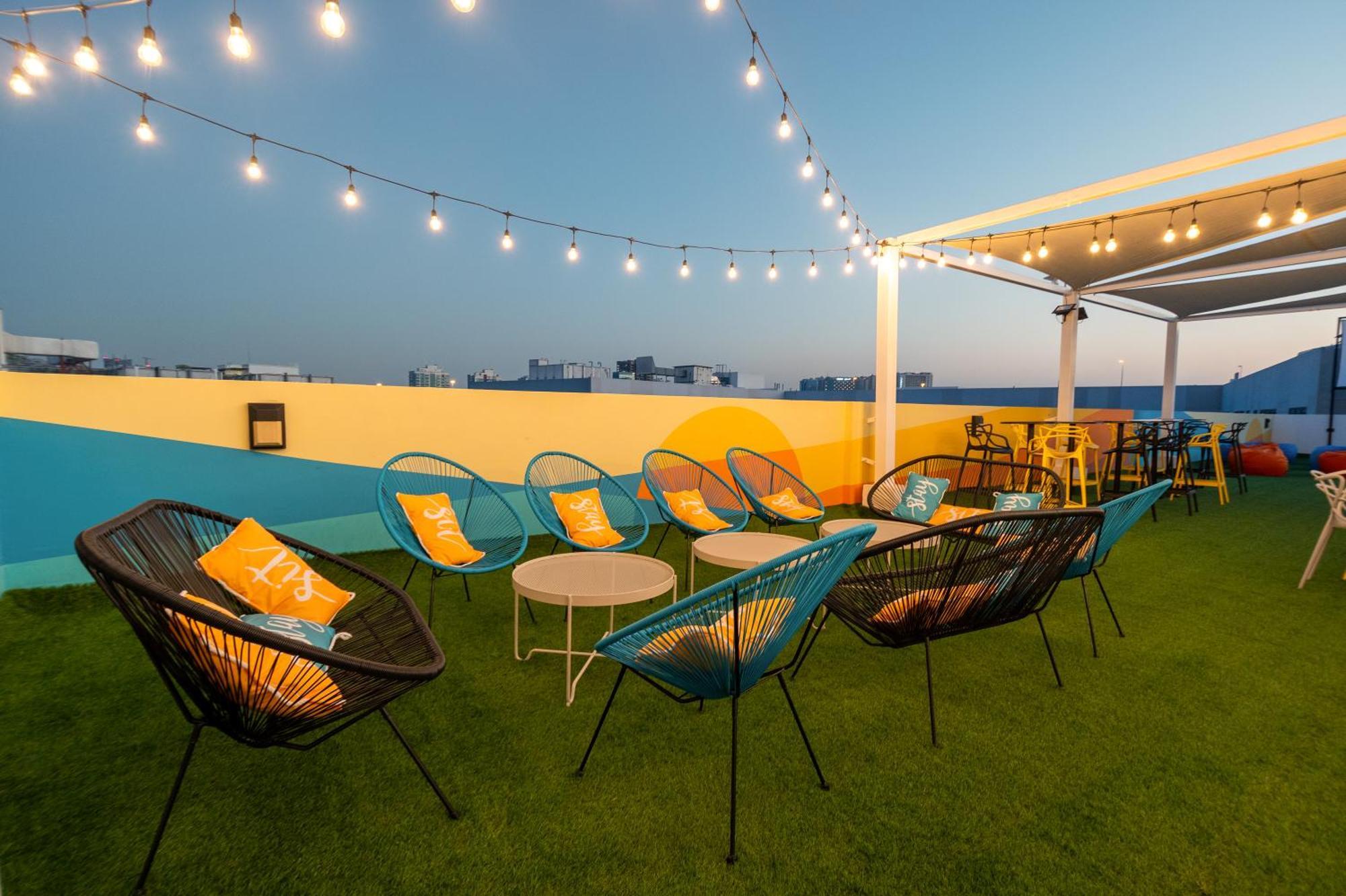 Aparthotel Izzzi Life Mint Dubai Exterior foto